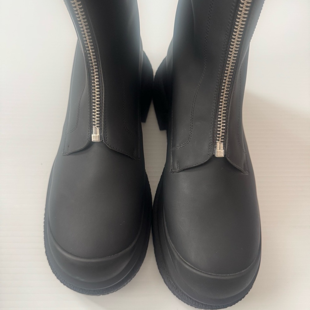 Stuart Weitzman Charli Zip Sport Leather Ankle Boots Black Size 8.5 - Picture 5 of 16